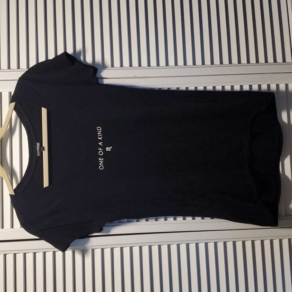 Women's Express Scorpio T-Shirt in Small, Black